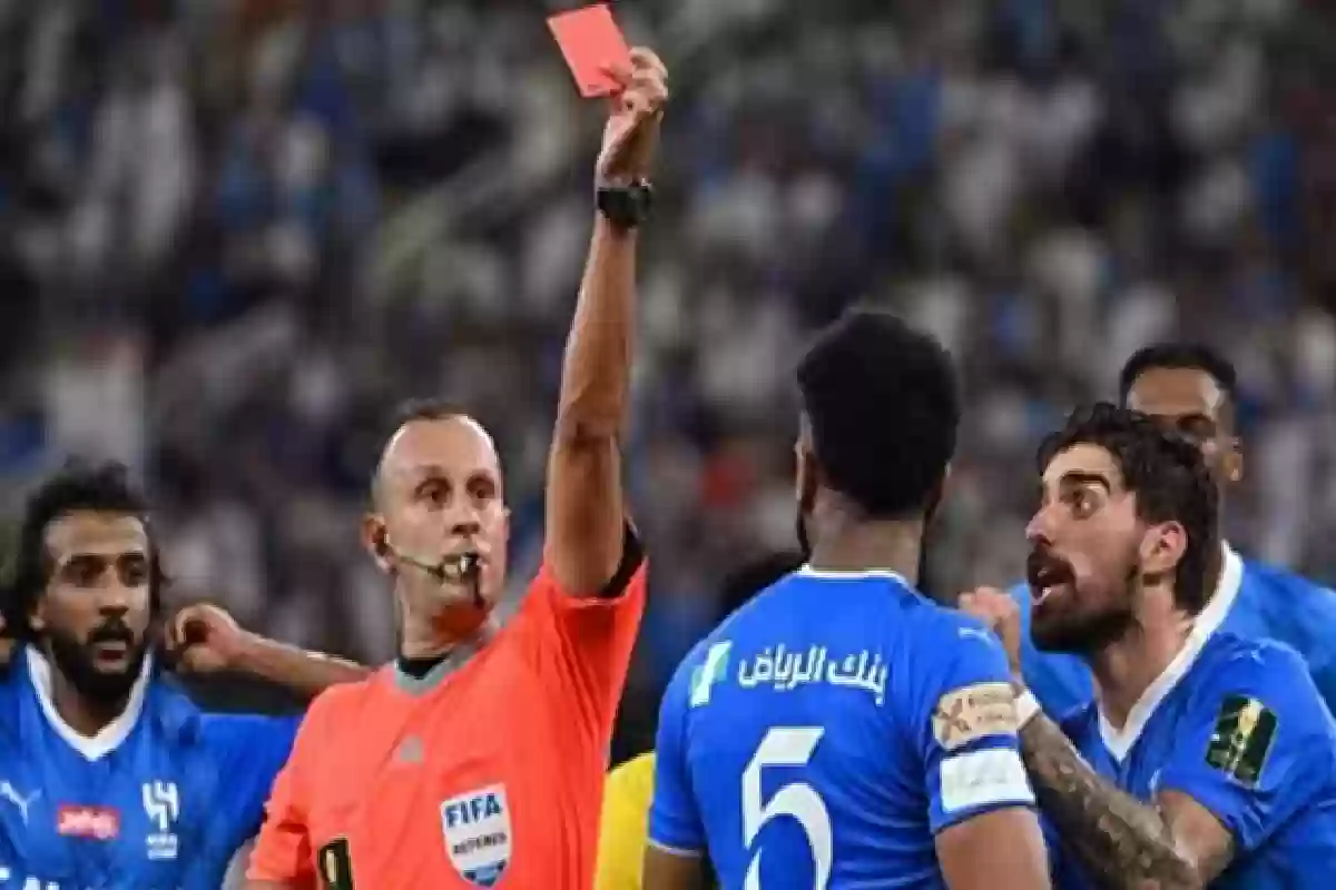 ما الأمر؟ .. الانضباط تعاقب الهلال وتوقف 