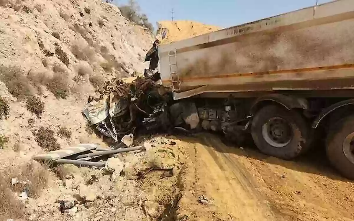 حادث على طريق مكة الليث يسفر عنه مصرع شخصين وسط مناشدات السكان..