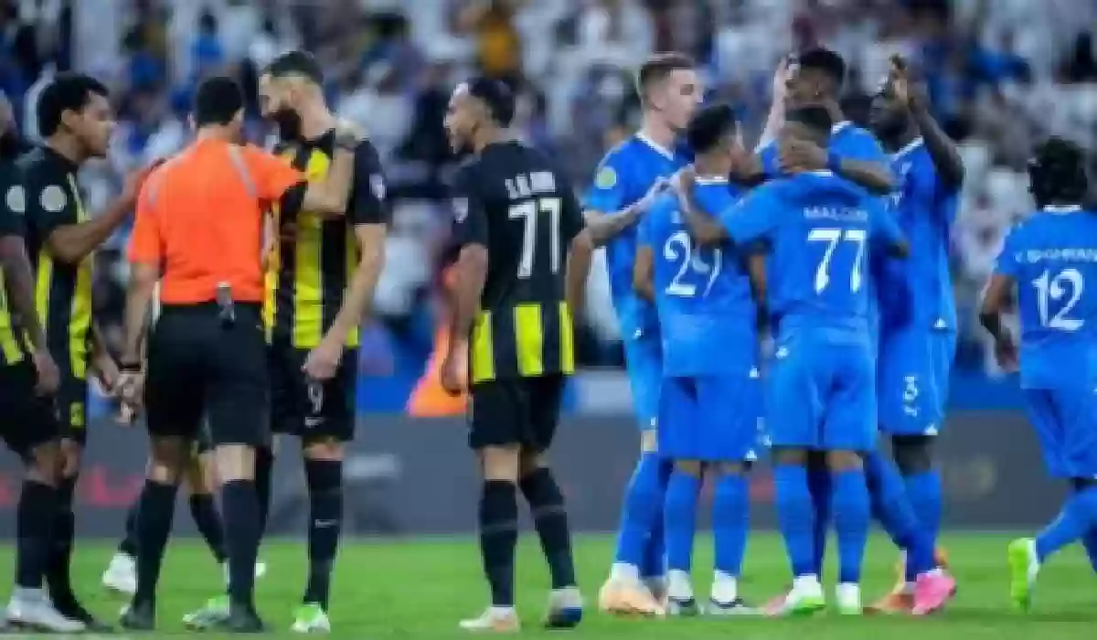 مفاجأة مدوية .. الكشف عن حكم كلاسيكو الهلال والاتحاد.